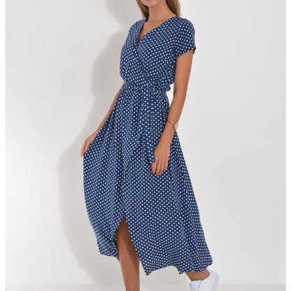 Robe de plage imprimée tendance pour femme.